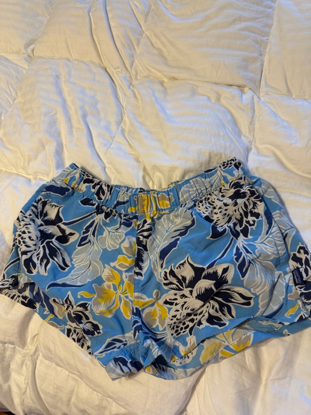 Patagonia Blue Floral Women’s Shorts with Elastic Waist medium